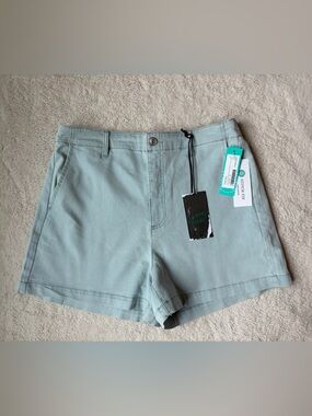 NWT Studio Blue Women's Light Blue  Denim Chambray Casual Shorts Size 29